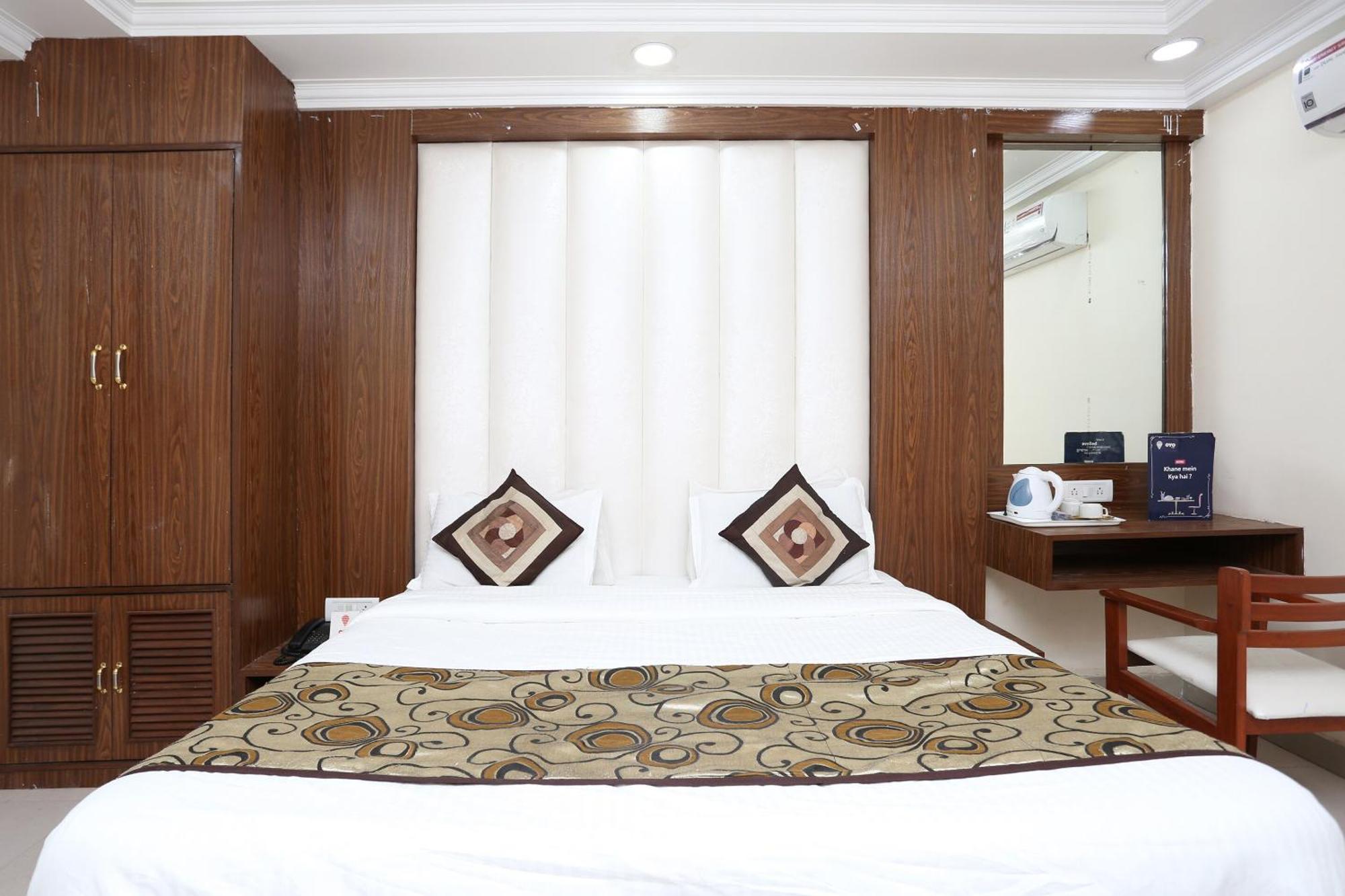Oyo Flagship Hotel F Five New Delhi Exterior foto