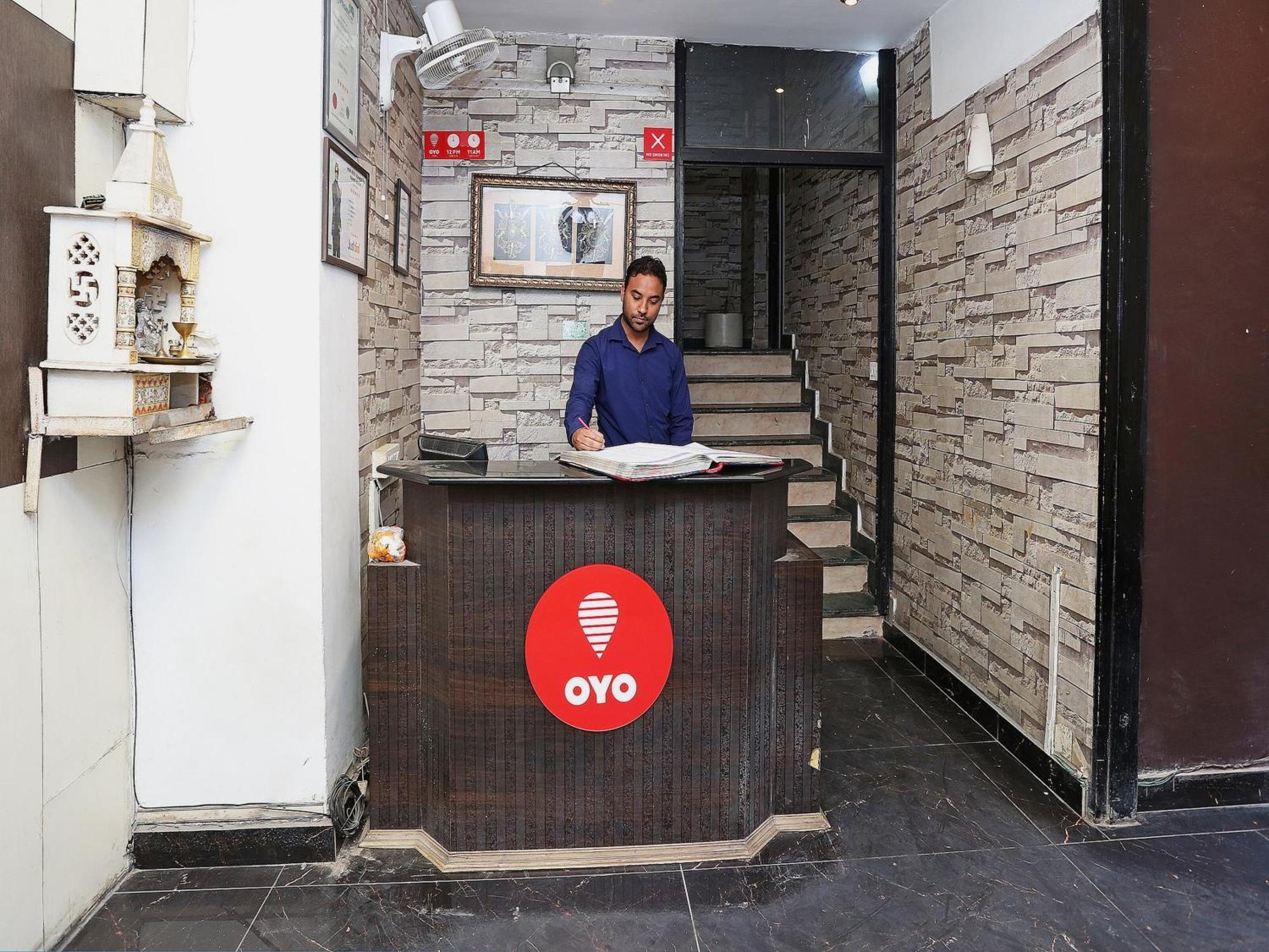 Oyo Flagship Hotel F Five New Delhi Exterior foto