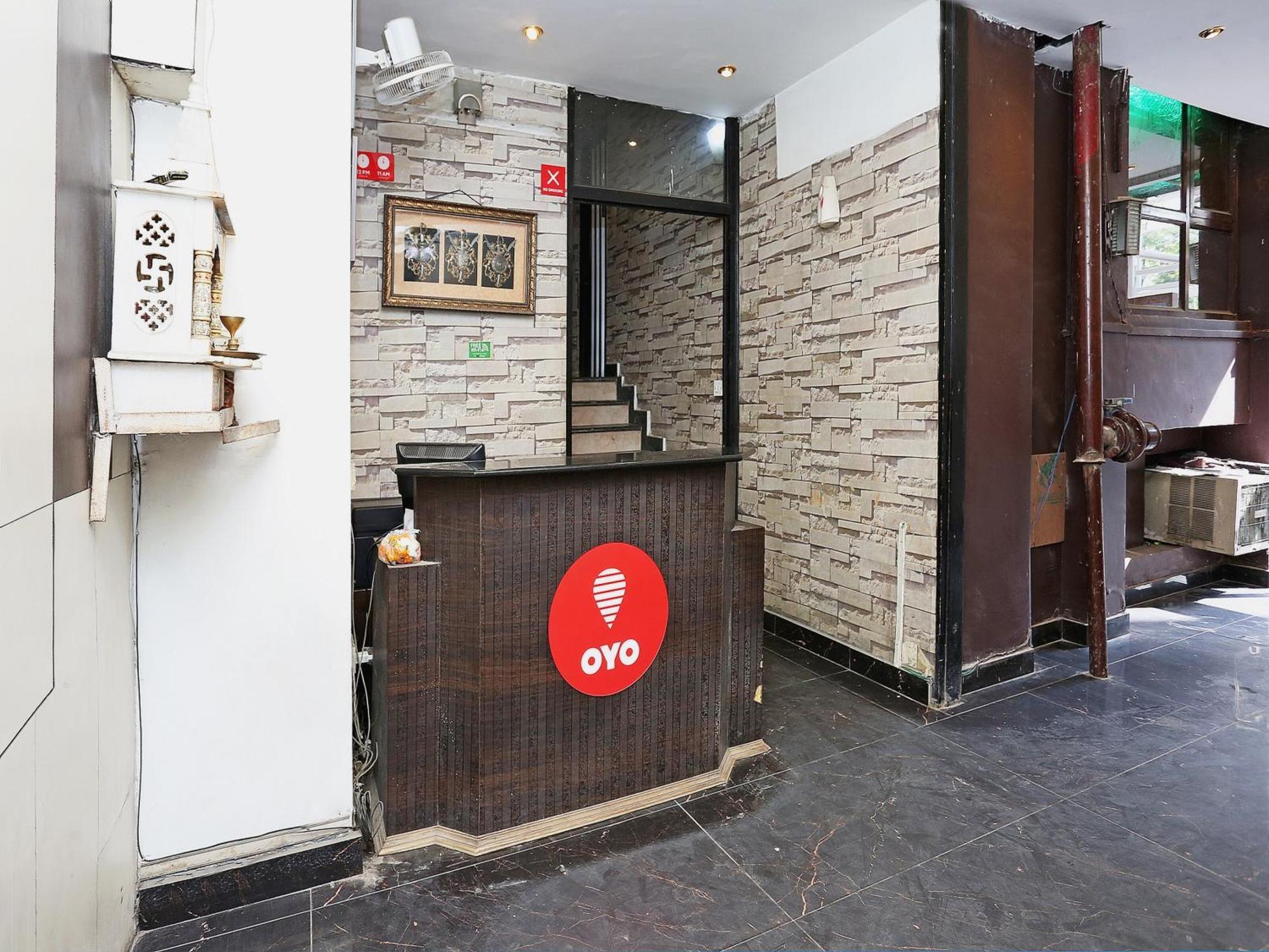 Oyo Flagship Hotel F Five New Delhi Exterior foto