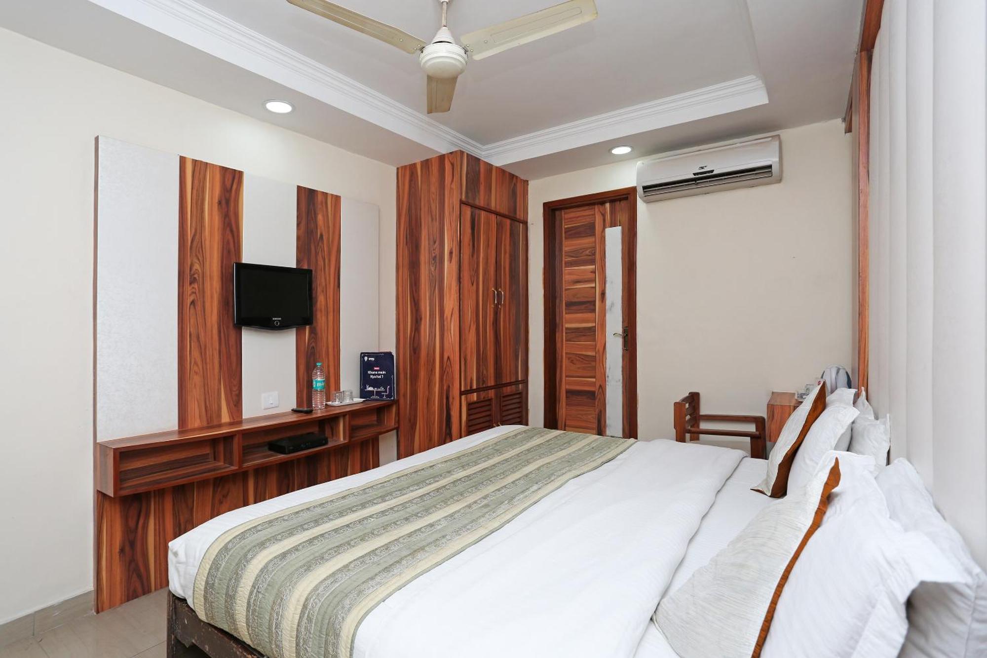 Oyo Flagship Hotel F Five New Delhi Exterior foto