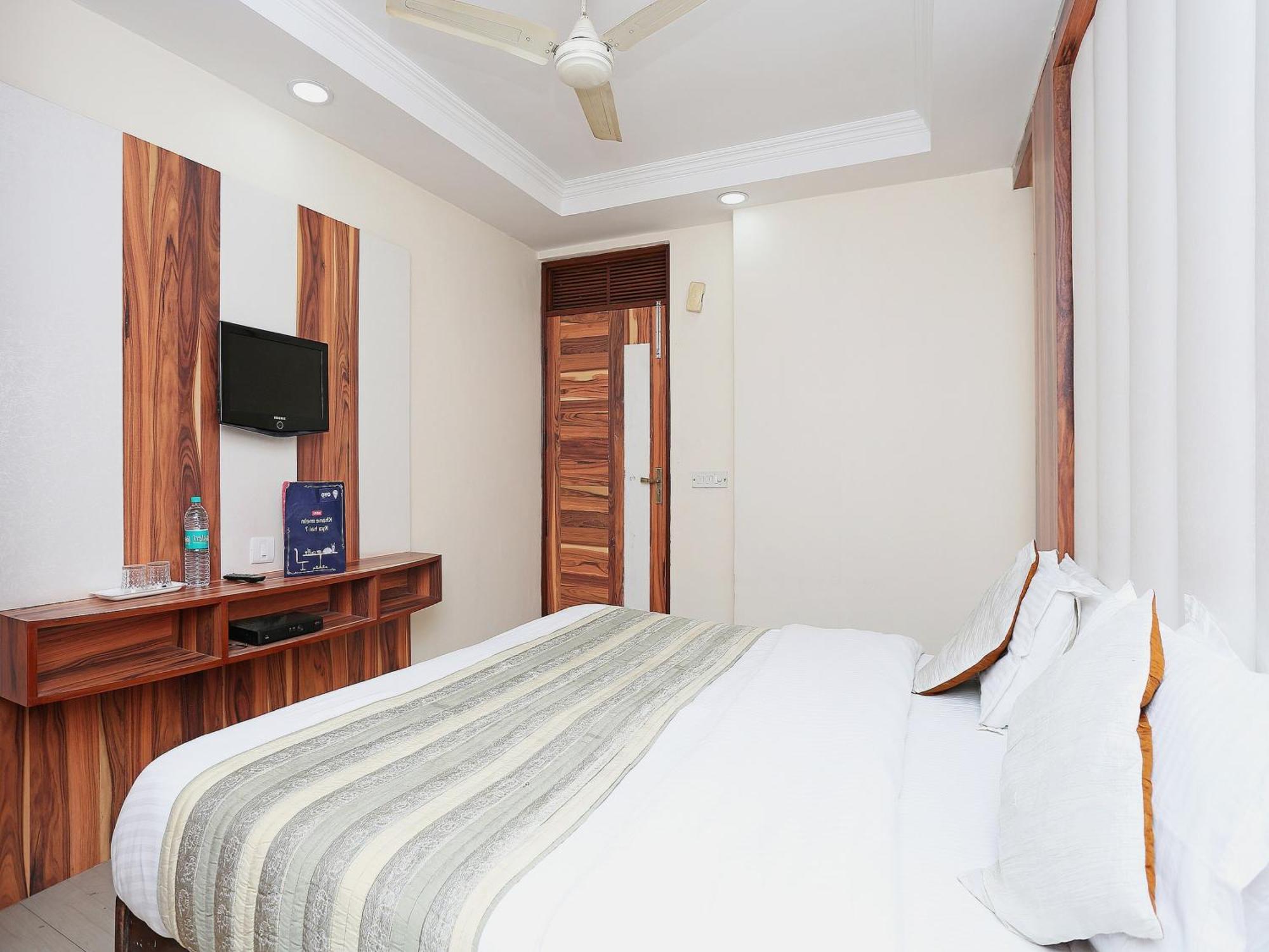 Oyo Flagship Hotel F Five New Delhi Exterior foto