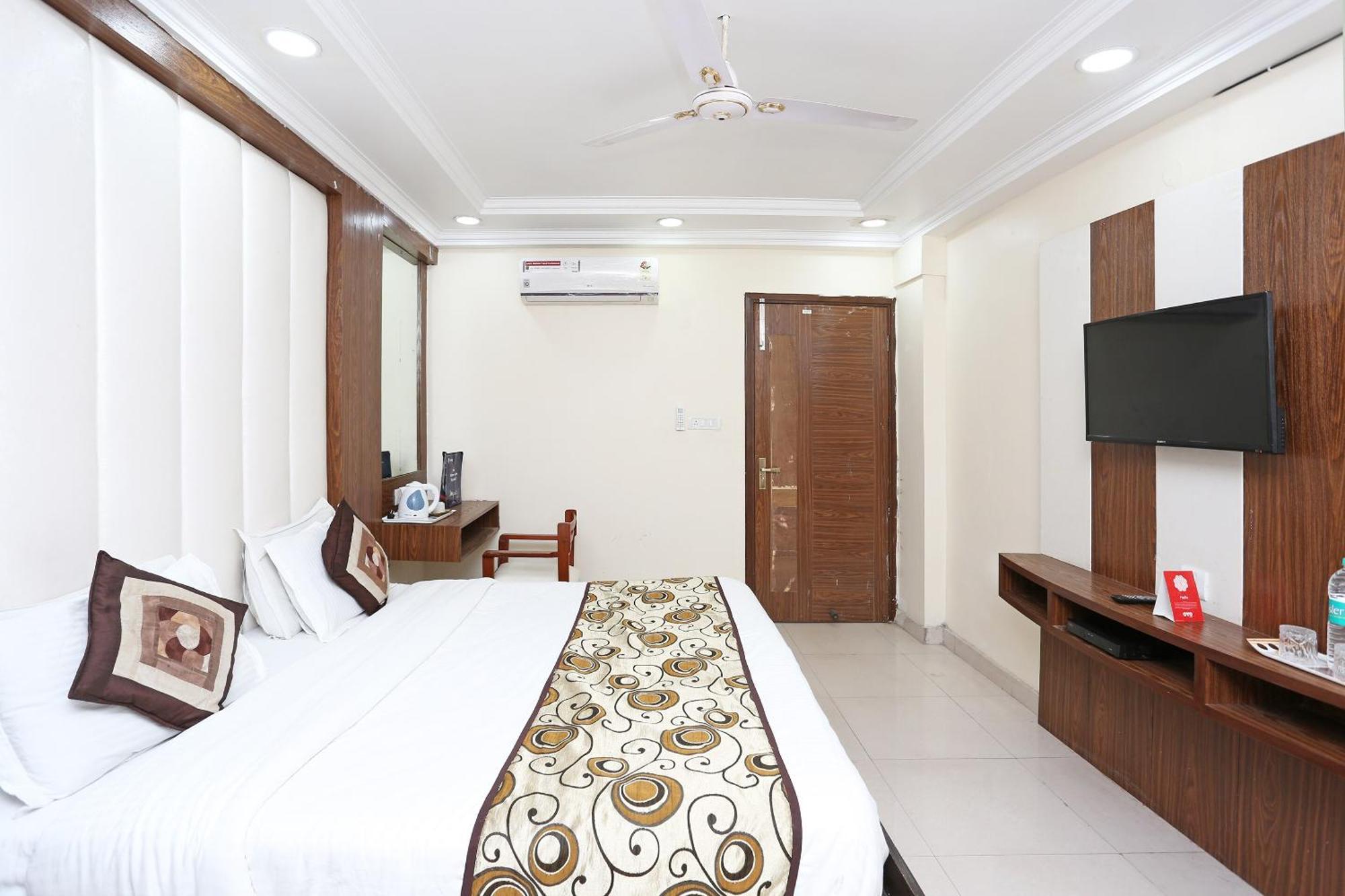 Oyo Flagship Hotel F Five New Delhi Exterior foto